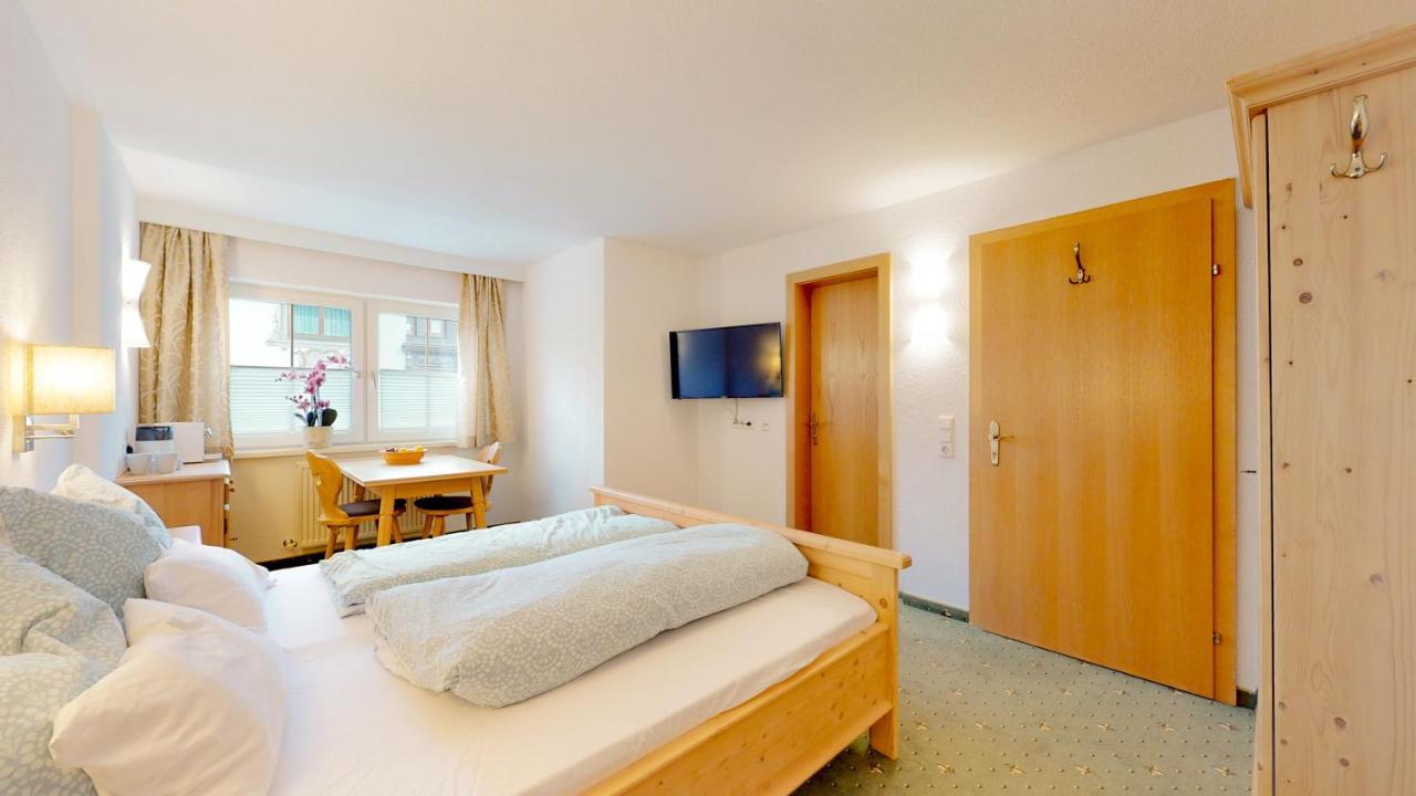 Zimmer Enzian Langenfeld Exterior photo